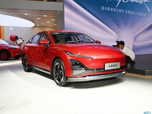 2024 Wuling Starlight 70 km Standaard Sedan Elektrische Rijden-op Passagierswagen Energievoertuig