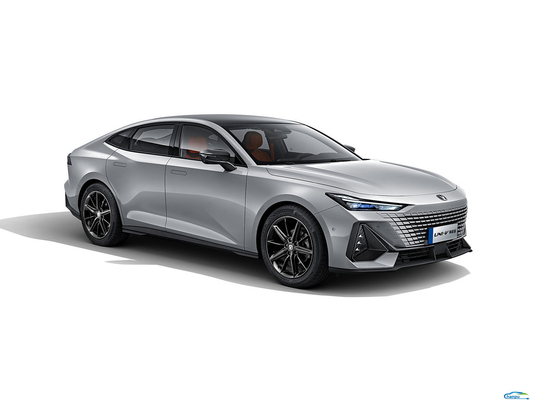 Linkssturing Changan UNI-V 2024 1,5T Benzine Sedan Brandstof aangedreven voertuig