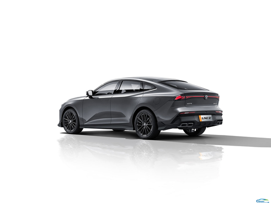 Linkssturing Changan UNI-V 2024 1,5T Benzine Sedan Brandstof aangedreven voertuig