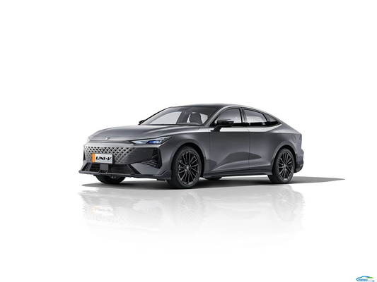 Linkssturing Changan UNI-V 2024 1,5T Benzine Sedan Brandstof aangedreven voertuig