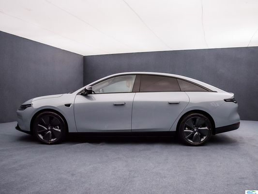 Leapmotor C01 2024 Retail Ride-On Electrical EV Automobile Passenger Car Energievoertuig