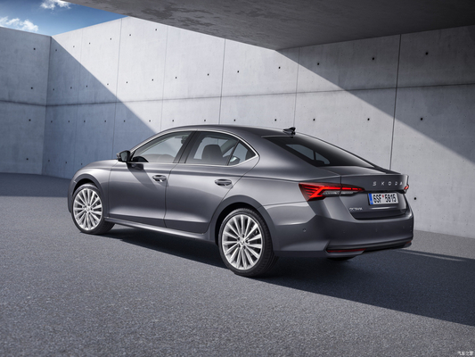 2024 Skoda Octavia Pro TSI280 1.5L benzinesedaan Auto met ESC en normale snelheidscontrole