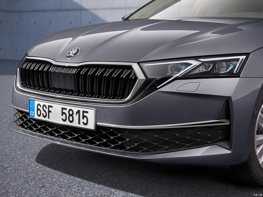 2024 Skoda Octavia Pro TSI280 1.5L benzinesedaan Auto met ESC en normale snelheidscontrole