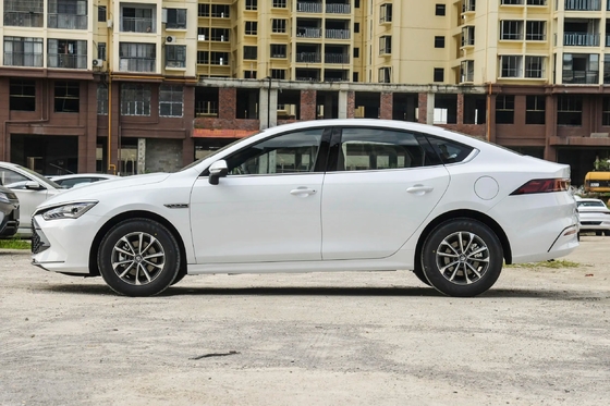 BYD Electric Qin Plus Dm-2024 Dm-I Honor versie 55Km Compact PHEV auto met schommeldeur