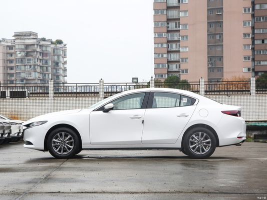 2023 Mazda 3 Axela 1.5L Manual Edition Benzine SUV Sedan met LED koplampen door Chinese