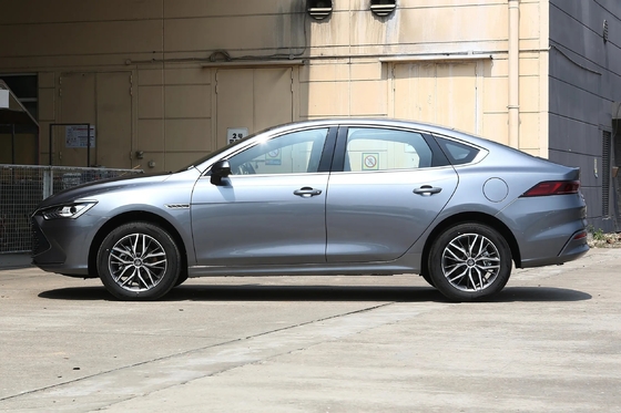 Ruime 5 zitplaatsen Compact Sedan BYD Qin Plus Dm-2024 Dm-I Honor Versie 120Km PHEV Auto
