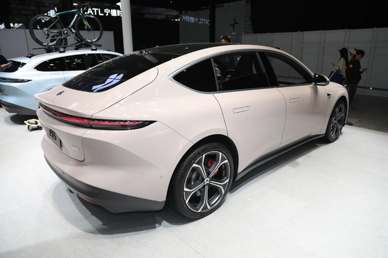 100Kwh Vierdeurs Swing Door Nio Et5-2024 Ride-On Car Vijf zitplaatsen Elektrische voertuigen