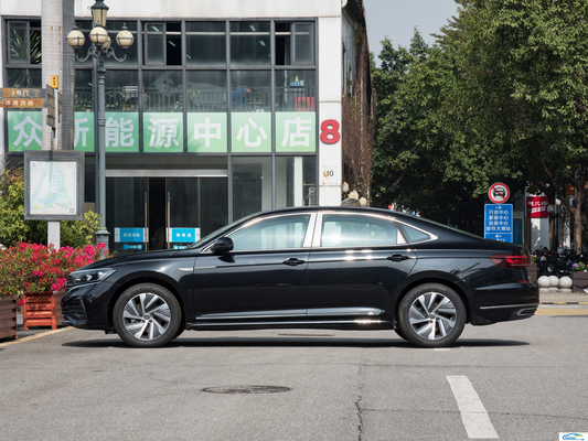 2023 Volkswagen Passat Phev SUV De perfecte combinatie van prestaties en efficiëntie