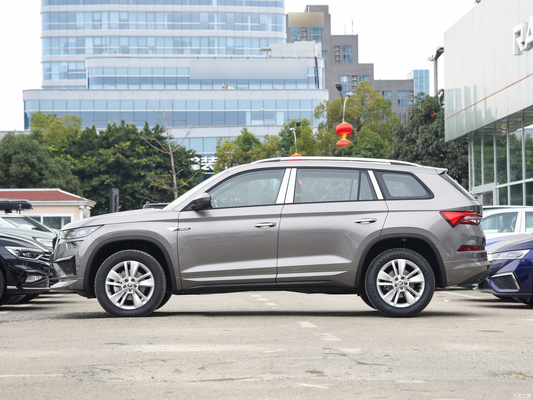 2023 Skoda Kodiaq 2.0T 186 pk 220 pk 5/7 zitplaatsen Touch Screen Elektrische parkeerrem Benzinauto's voor Volkswagen