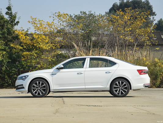 Elektrische bestuurdersstoel aanpassing 2024 Skoda Superb TSI 280 AWD SUV voor Volkswagen