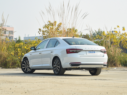 Elektrische bestuurdersstoel aanpassing 2024 Skoda Superb TSI 280 AWD SUV voor Volkswagen