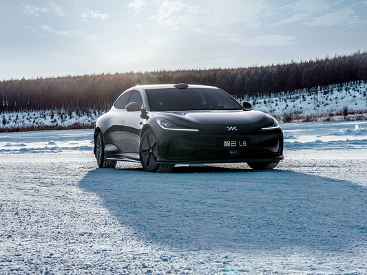 650KM-780KM Range 4WD Elektrische SUV Auto met auto versnellingsbak ZHIJI L6 Energievoertuig